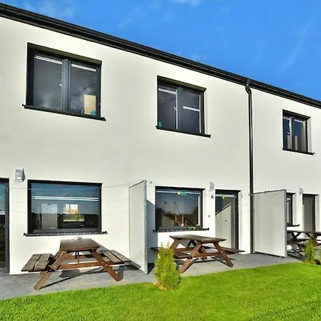 Comfortable Homes With A Summer Pool