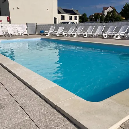 Comfortable Homes With A Summer Pool
